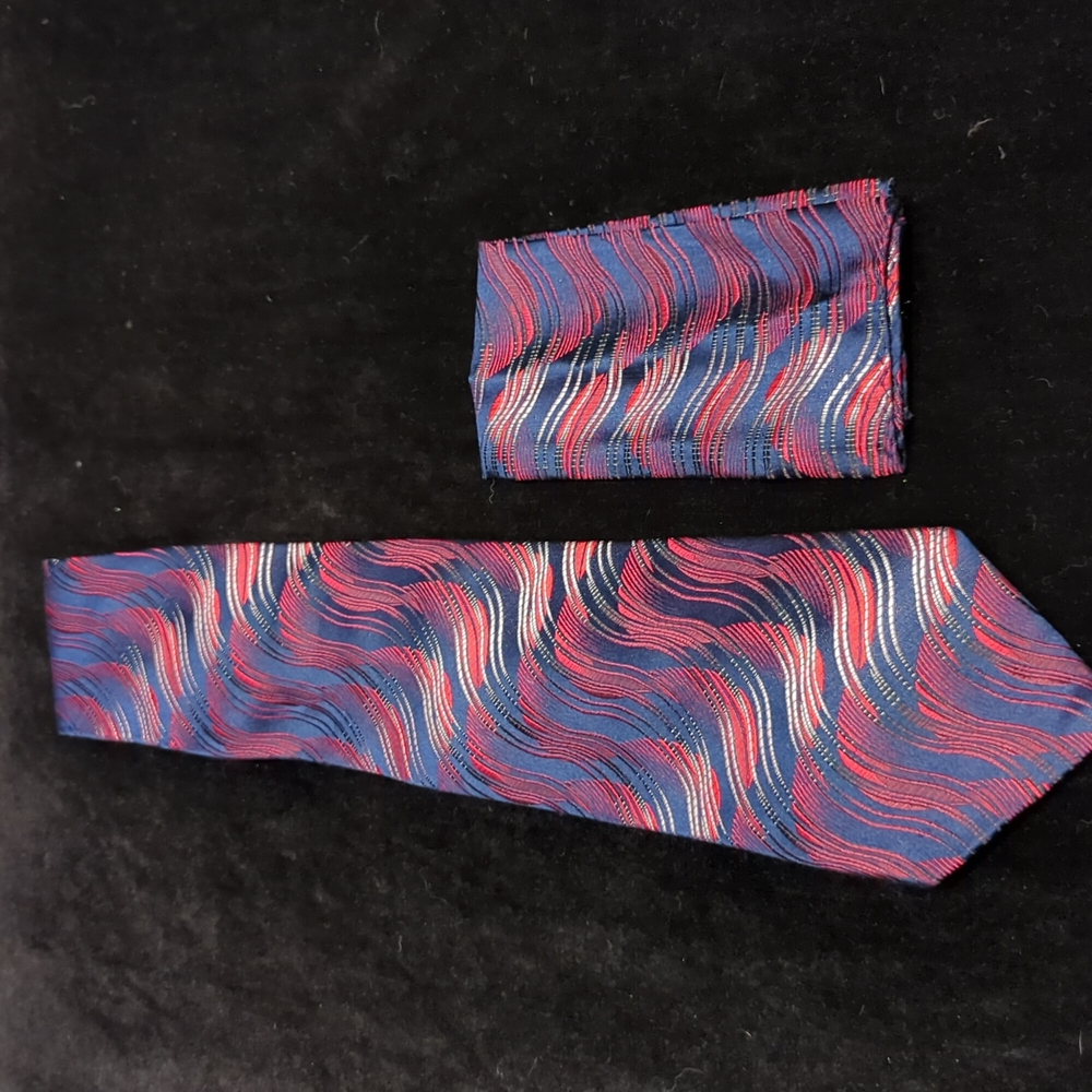 Aundrea Vilari Tie